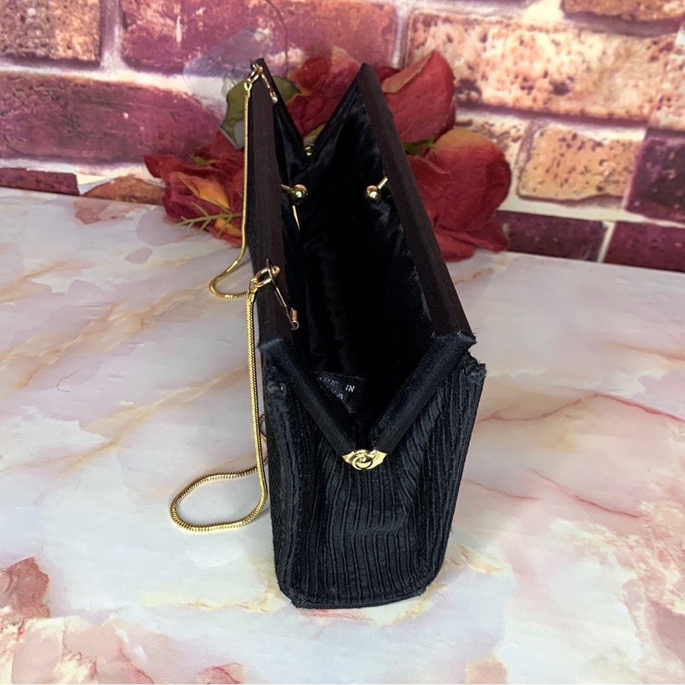 Black Ribbed Chain Shoulder Bag - Picture 11 of 15